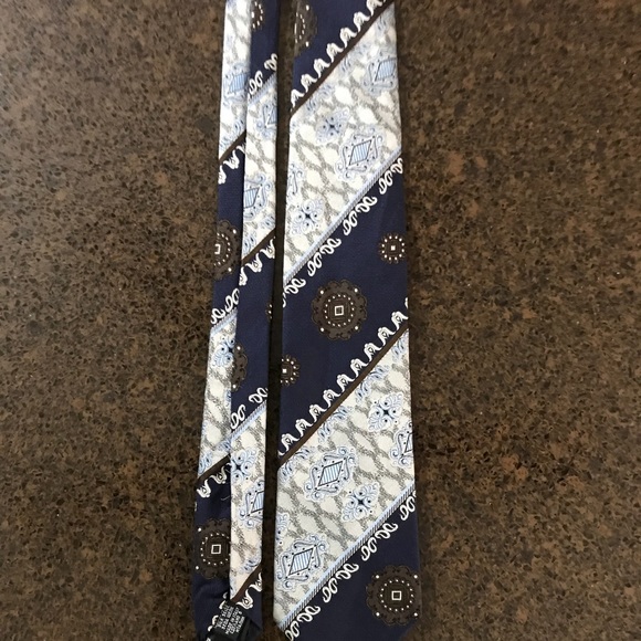 Hugo Boss ‘Red Label’ Necktie - Picture 3 of 3